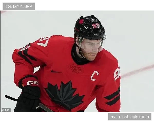 冰上奇迹46年后:美国冰球再创奥运传奇,两代人的金牌梦想传承 冰上奇迹46年后:美国冰球再创奥运传奇,两代人的金牌梦想传承