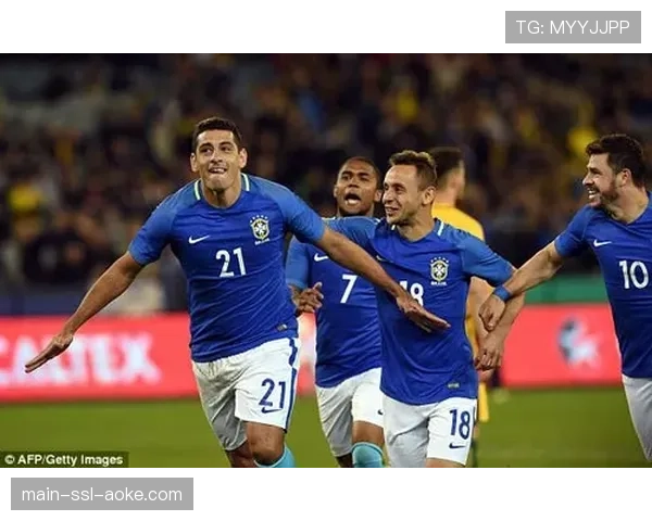 瞬间特写:切尔西后卫蒂亚戈·席尔瓦补时阶段头槌绝平,角球战术终奏效 瞬间特写:切尔西后卫蒂亚戈·席尔瓦补时阶段头槌绝平,角球战术终奏效